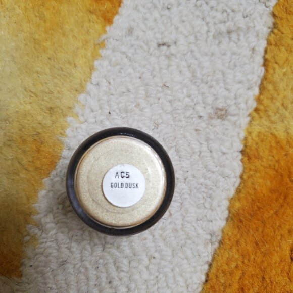 MAC Pigment – Gold Dusk - Picture 2 of 2